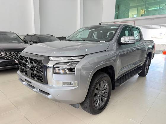 MITSUBISHI TRITON 2.4 BITURBO DIESEL CD HPE-S 4X4 AUTOMÁTICO MITSUBISHI TRITON 2.4 BITURBO DIESEL CD HPE-S 4X4 AUTOMÁTICO